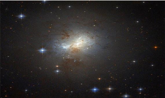 شکار یک کهکشان ستاره‌دار کوتوله توسط هابل