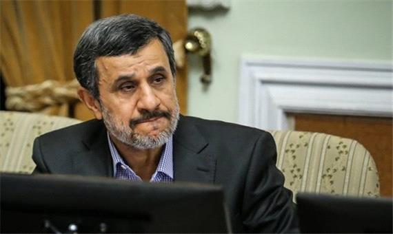 فعال اصولگرا: احمدی‌نژاد به جریان اصولگرایی ضربه زد