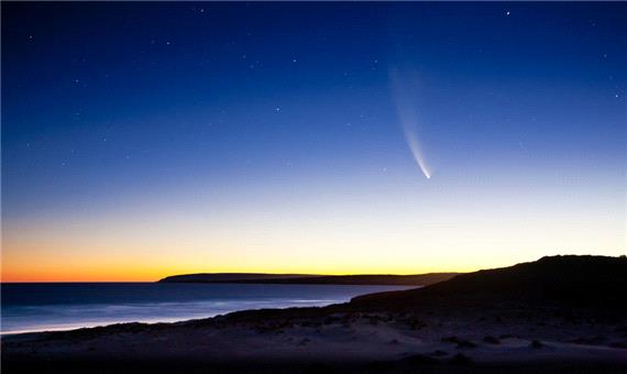 طلوع دنباله‌دار نئووایز بر فراز دریای آدریاتیک