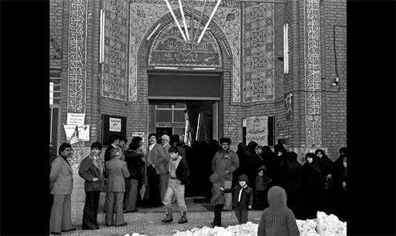 تقویم تاریخ/ برگزاری انتخابات اولین دوره ریاست جمهوری اسلامی ایران