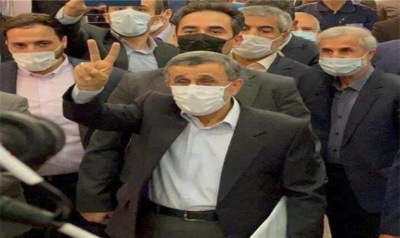 حاشیه های حضور مرد پرحاشیه سیاست؛ احمدی نژاد: رد صلاحیت شوم، رای نمی‌دهم